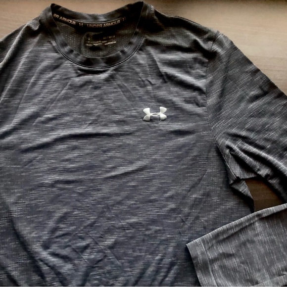 Under Armour Long Sleeve - Picture 4 of 8